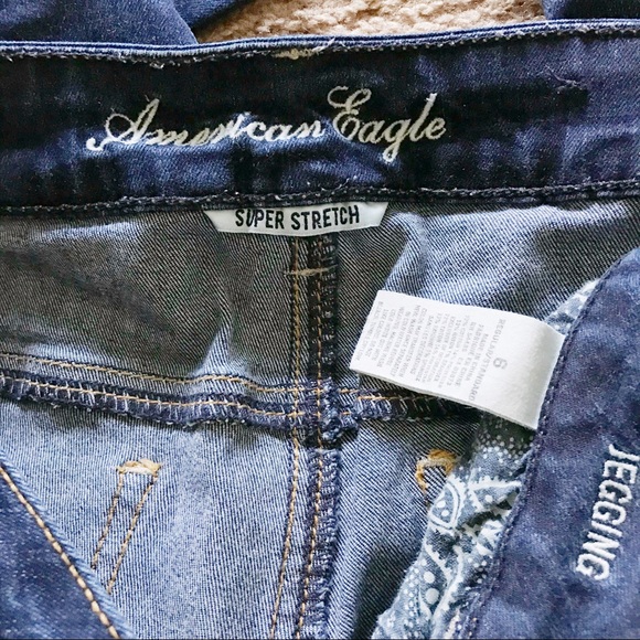 American Eagle Dark Wash Distressed Jegging - Picture 3 of 3